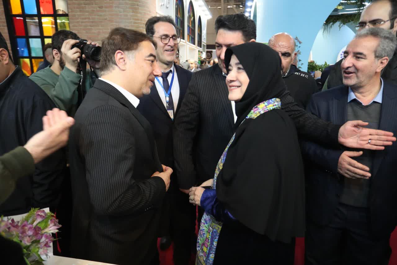  صنایع‌دستی باید از فردگرایی خارج شود
